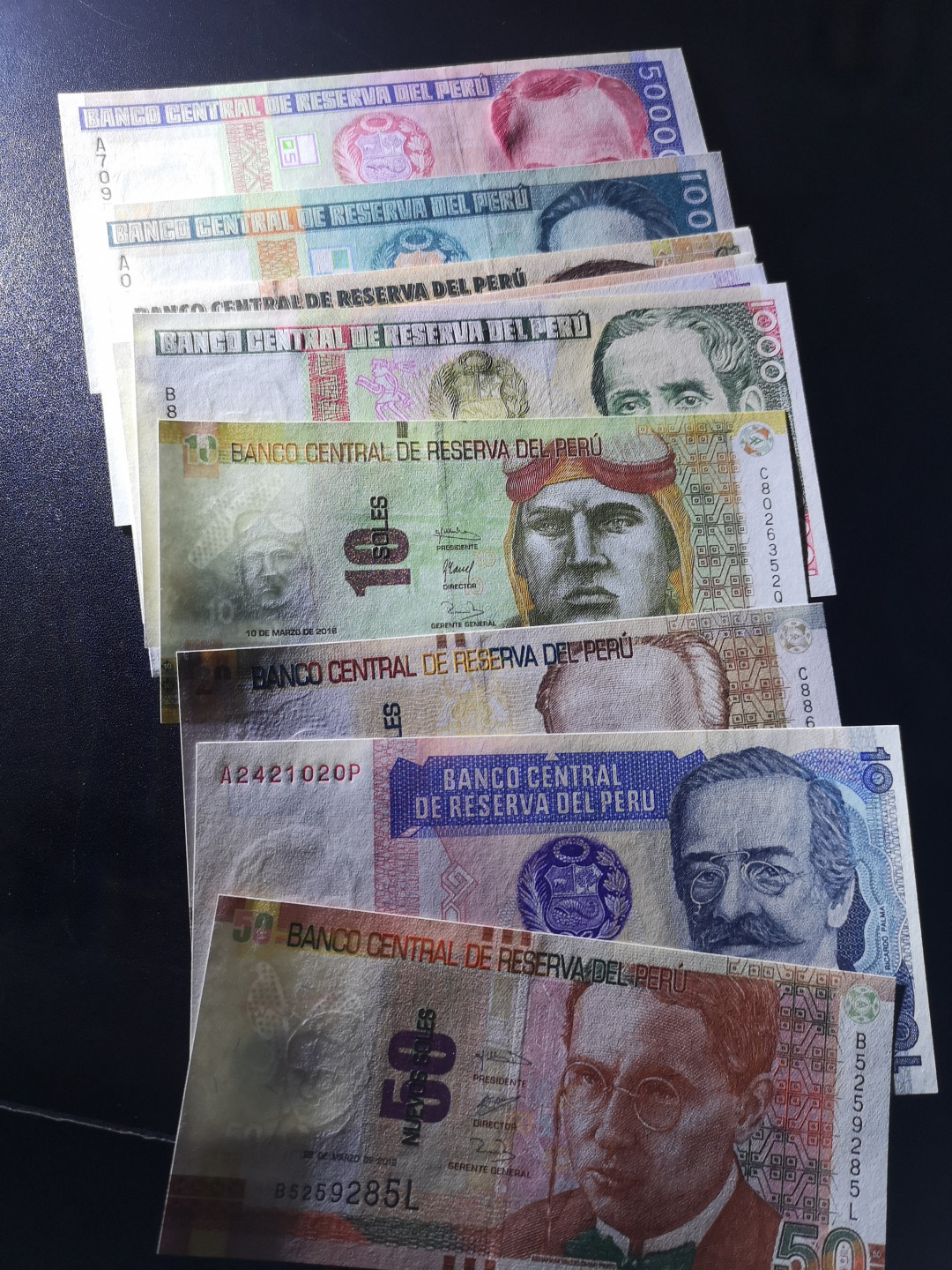 《外钞收藏家》第一百五十五期拍卖 双连拍第二场（本期59件）） 秘鲁两个版本两套 12张 全新UNC