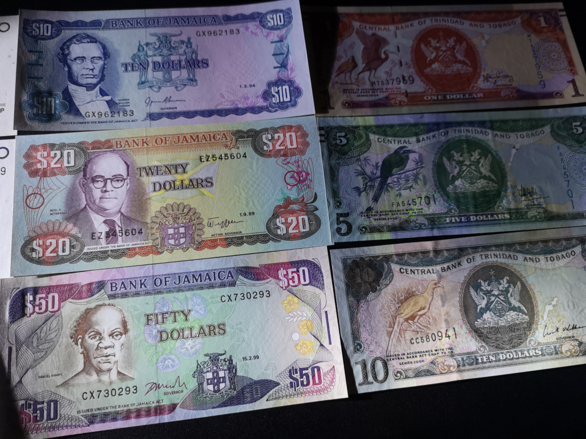 《外钞收藏家》第一百五十五期拍卖 双连拍第二场（本期59件）） 古巴、厄瓜多尔、牙买加、多巴哥 每国三张小套 全新UNC