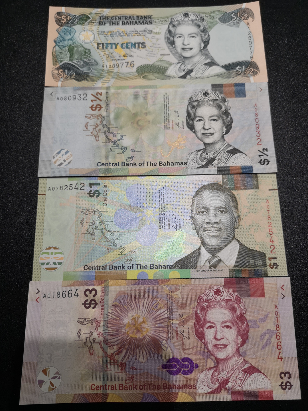 《外钞收藏家》第一百五十五期拍卖 双连拍第二场（本期59件）） 巴哈马一套4张 全新UNC