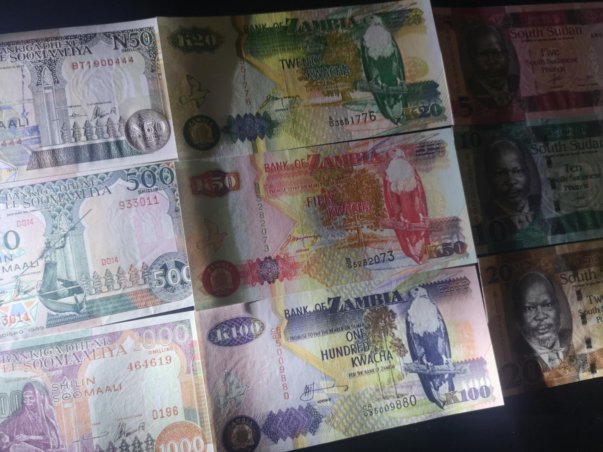 《外钞收藏家》第一百五十五期拍卖 双连拍第二场（本期59件）） 厄立特里亚、索马里亚、南苏丹、刚果 每国三张小套 全新UNC