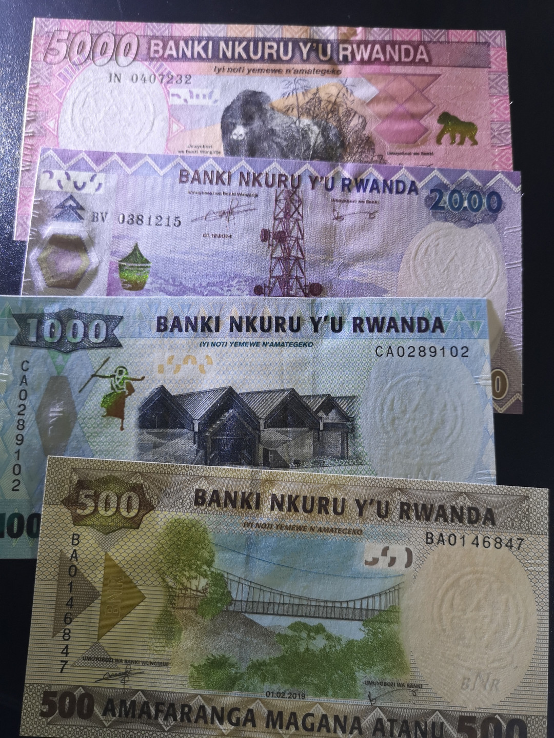 《外钞收藏家》第一百五十五期拍卖 双连拍第二场（本期59件）） 卢旺达一套4张 全新UNC