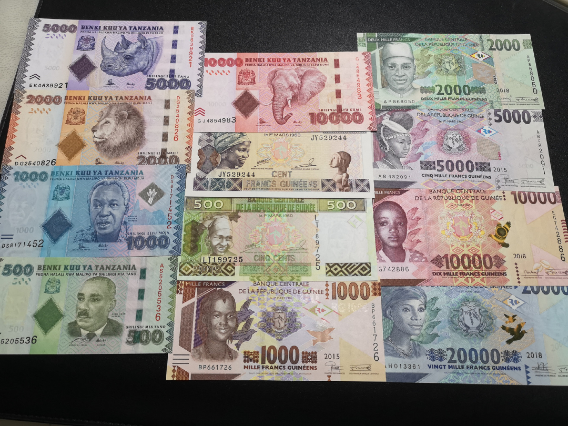 《外钞收藏家》第一百五十五期拍卖 双连拍第二场（本期59件）） 坦桑尼亚和几内亚两套 全新UNC