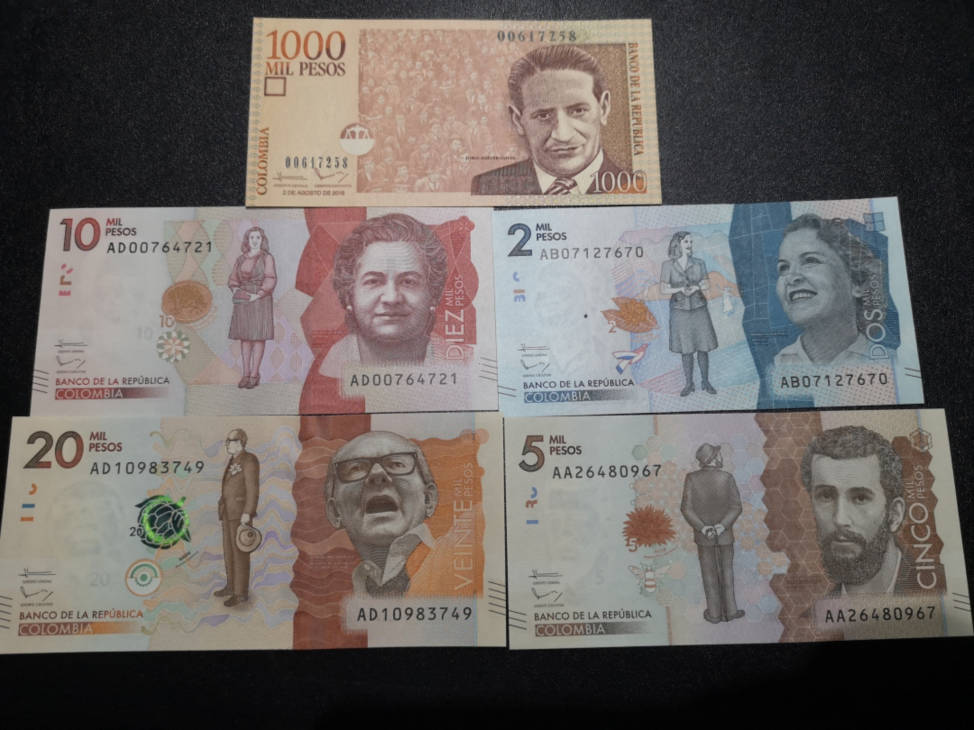 《外钞收藏家》第一百五十五期拍卖 双连拍第二场（本期59件）） 哥伦比亚 五个面额 全新UNC