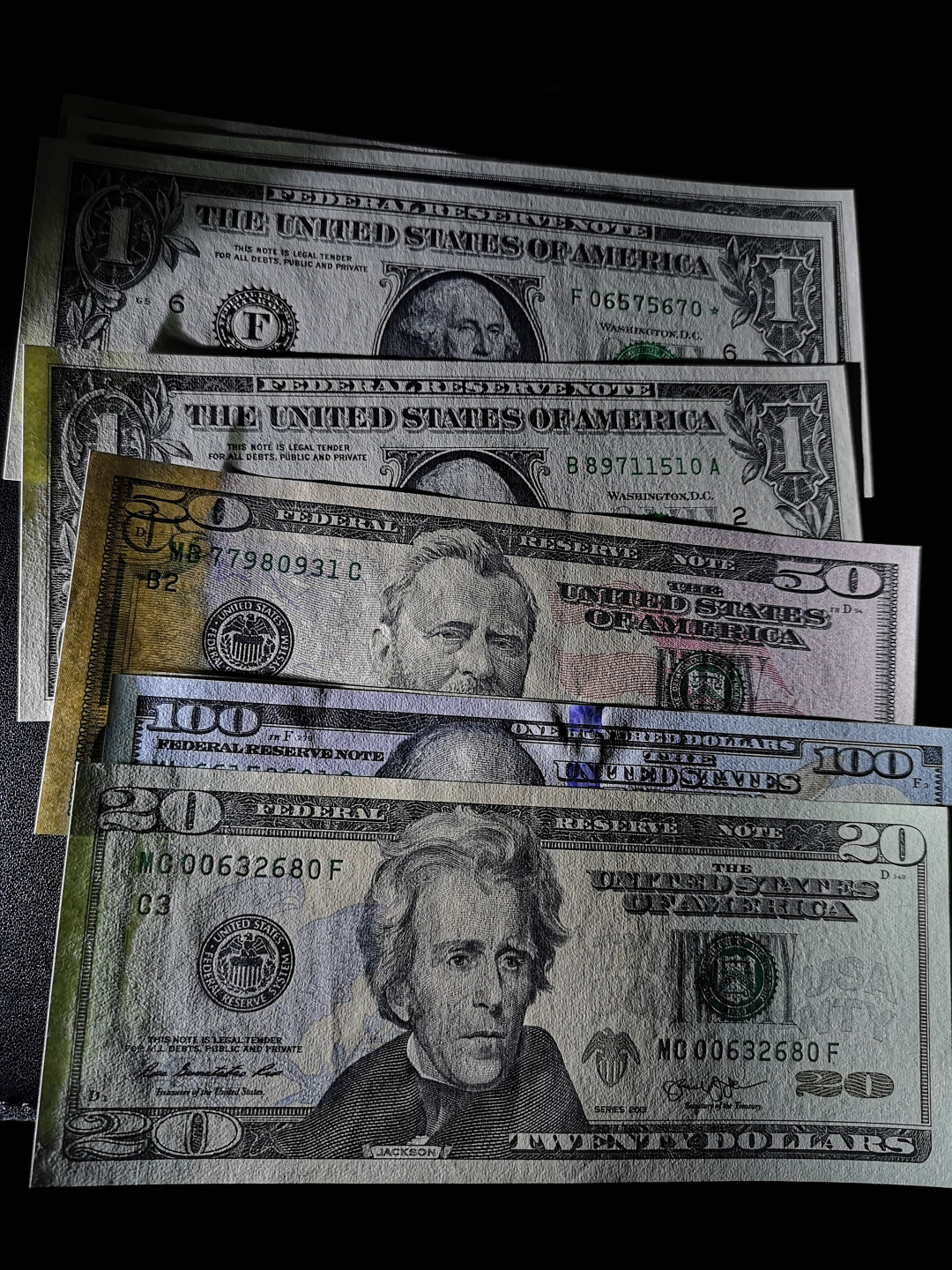 《外钞收藏家》第一百五十五期拍卖 双连拍第二场（本期59件）） 美元一套加1张1美元补号 共8张 全新UNC 严格检查一个角轻微荧光反应