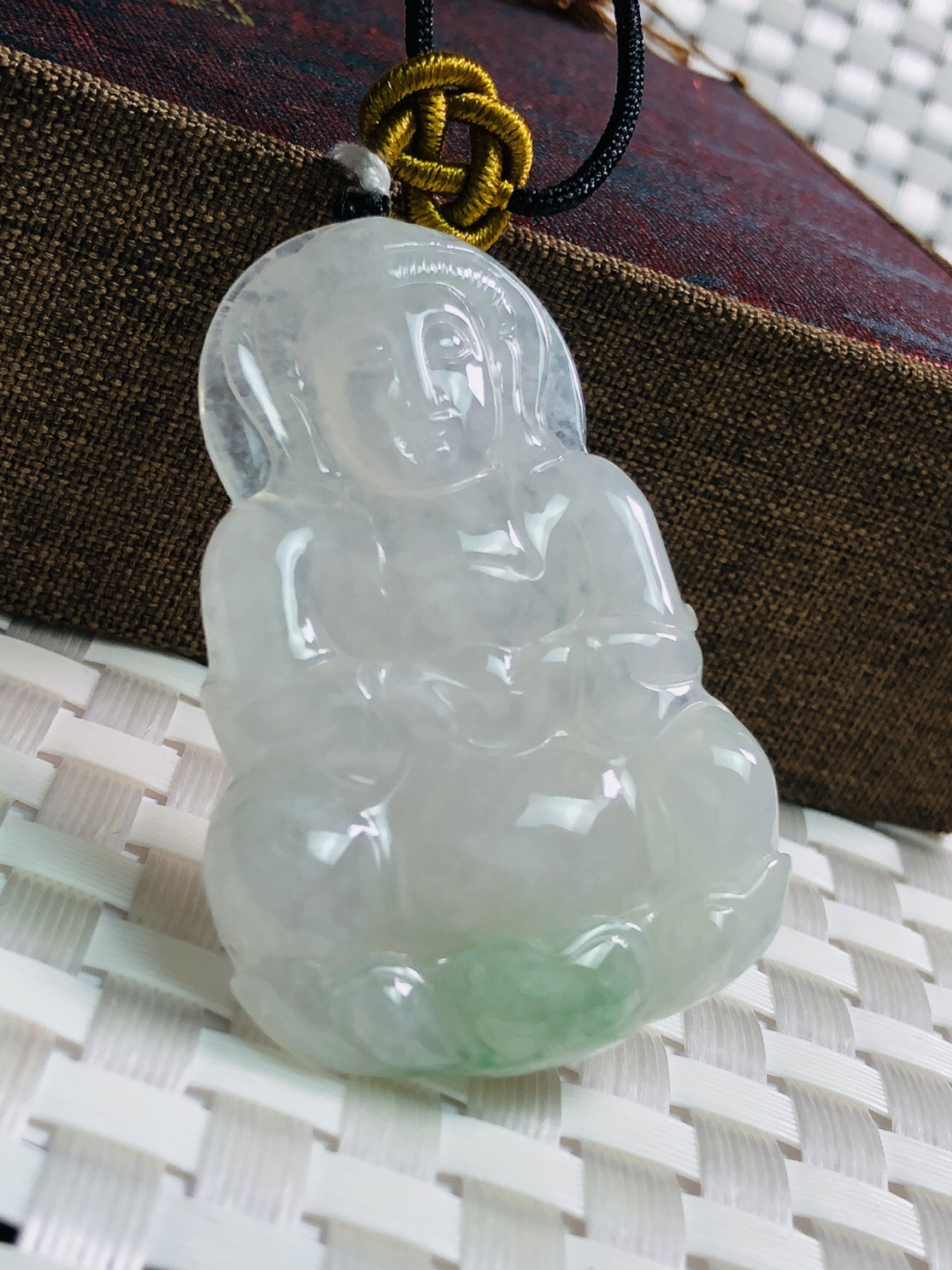 精品评级币，精品翡翠 天然翡翠糯种飘阳绿观音吊坠带证书