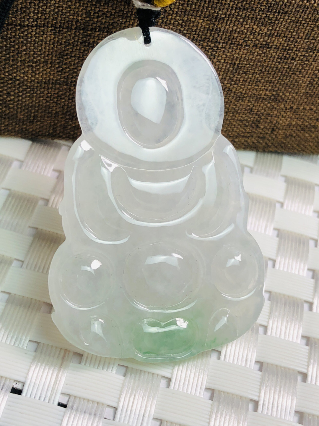 精品评级币，精品翡翠 天然翡翠糯种飘阳绿观音吊坠带证书