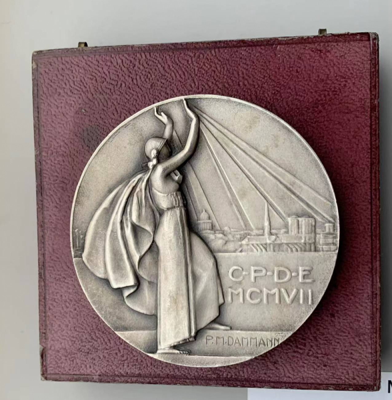 麦朵尔艺术第二十八场拍卖 #装饰风格#P.M.Damman～法国电力工业银原盒章 