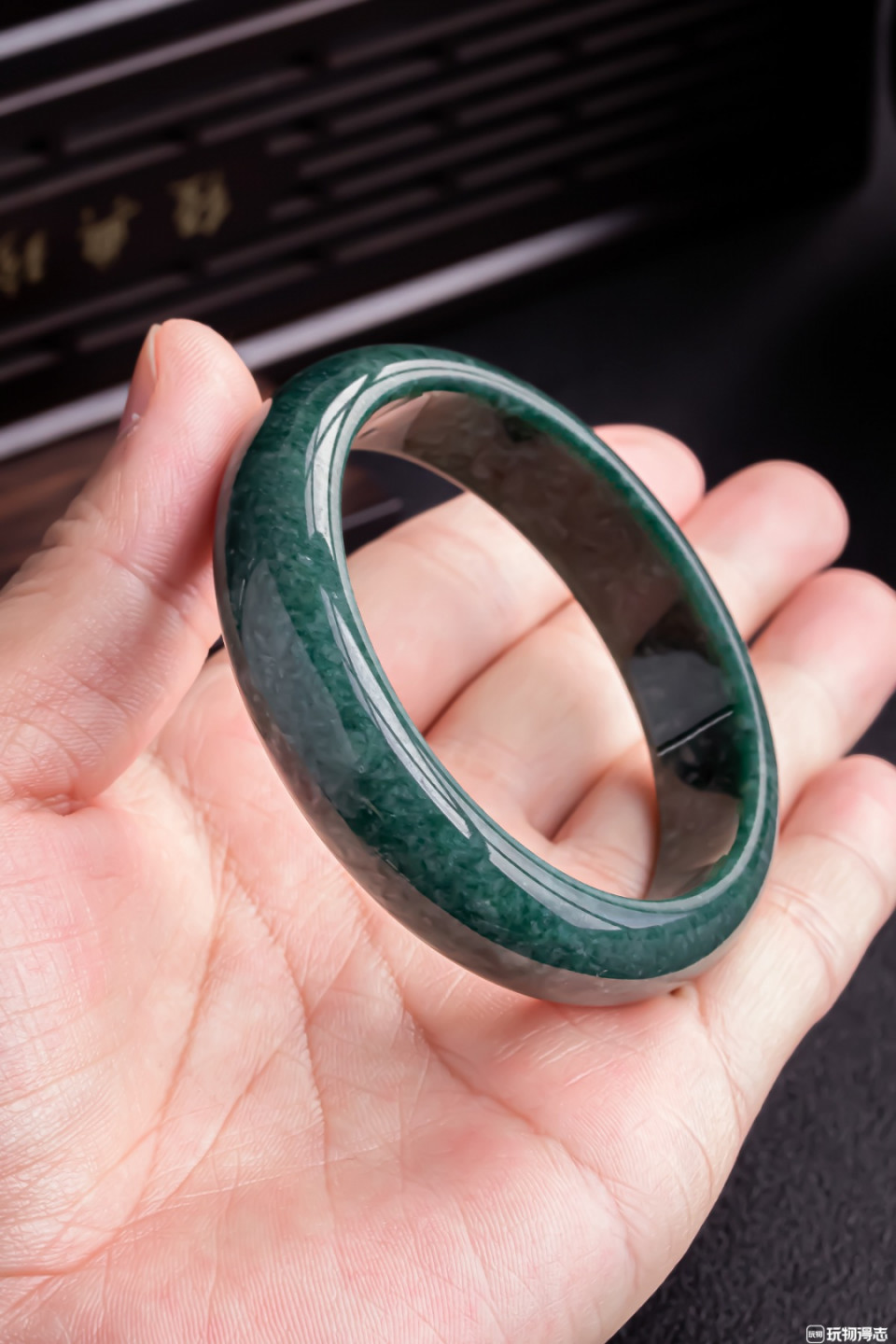 翡翠黄金缕，绣成歌舞衣 正装59-60圈口 老坑冰润满色辣绿缅甸天然翡翠A货手镯 61.64g