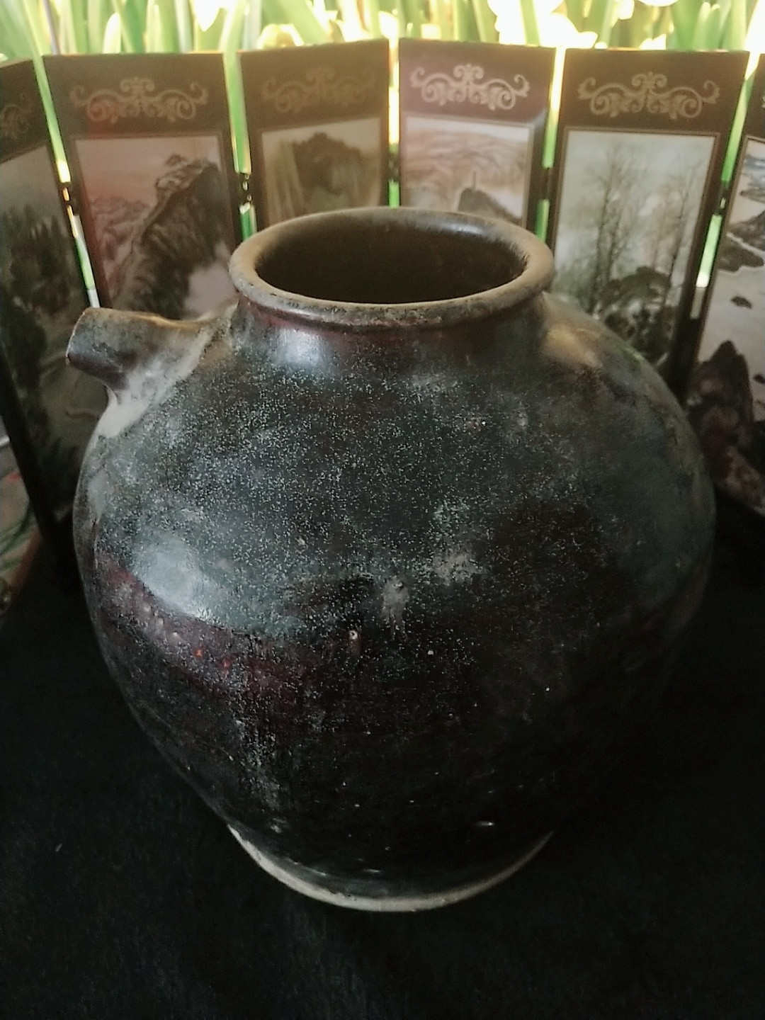 清代坛子一个，无漏无裂，细节品相如图所示，一物一图按图发货，保真包老假一赔十，售出非假不退不换！