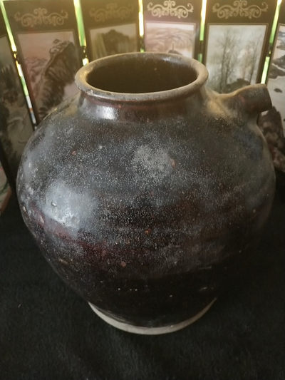 清代坛子一个，无漏无裂，细节品相如图所示，一物一图按图发货，保真包老假一赔十，售出非假不退不换！ - 清代坛子一个，无漏无裂，细节品相如图所示，一物一图按图发货，保真包老假一赔十，售出非假不退不换！
