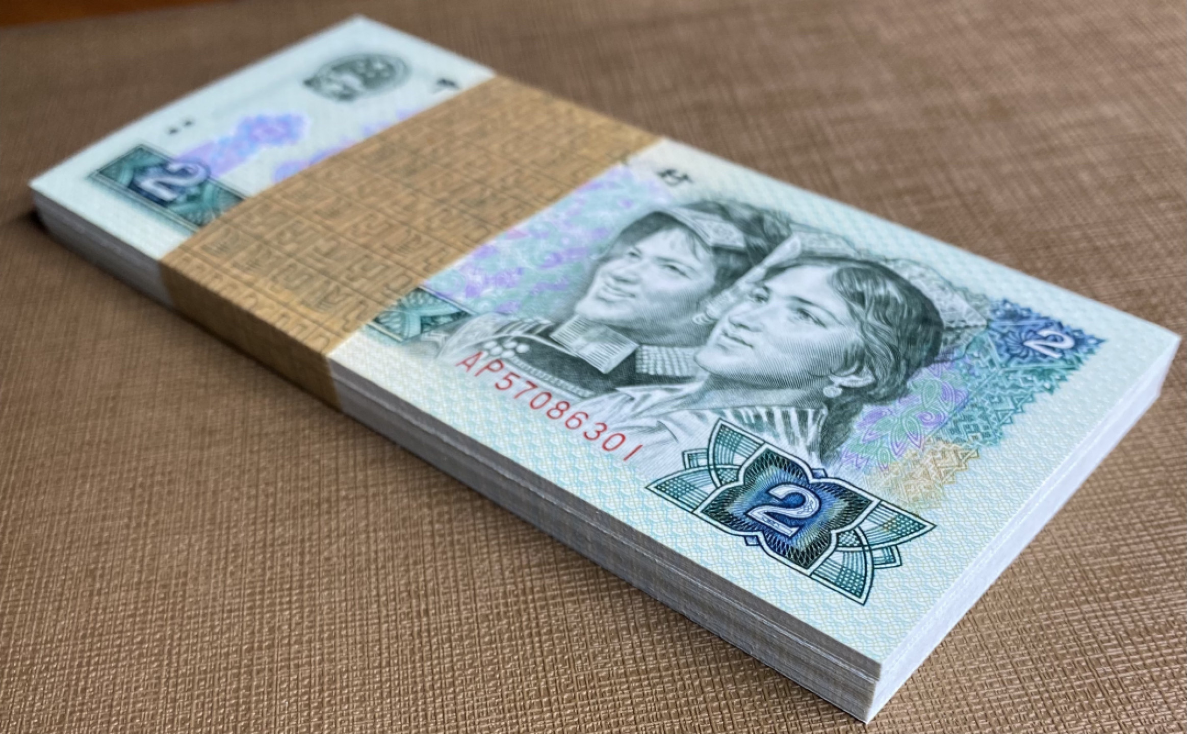 大黄蜂拍卖第36期 802绿钻裸币刀货AP57086301百连，绝品无斑