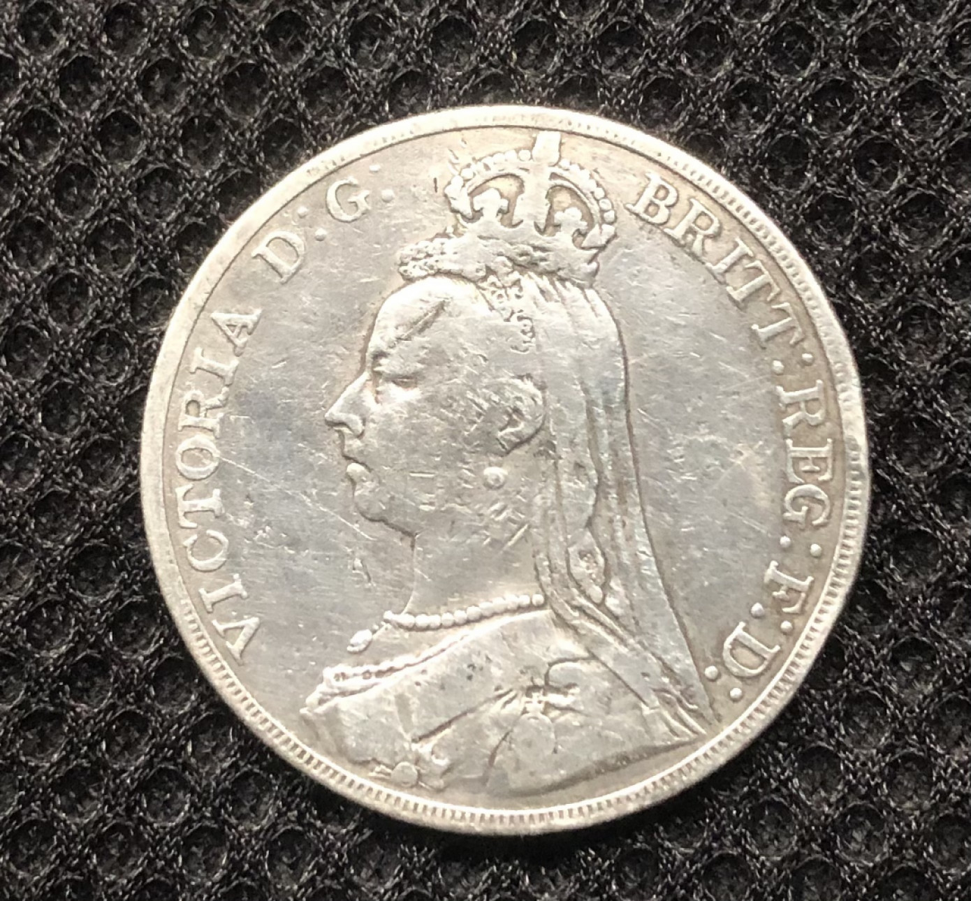 【保诚微拍】第4拍 世界钱币拍卖，88拍！ 英国 维多利亚女王 1890年 克朗 马剑 大银币-7