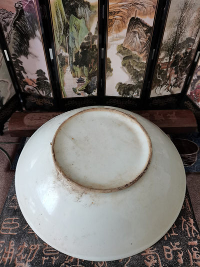 海弟收藏专场 民末大菠萝盘一个，全品无磕碰，细节品相如图所示，一物一图中拍按图发货，保真包老假一赔十，售出非假不退不换！