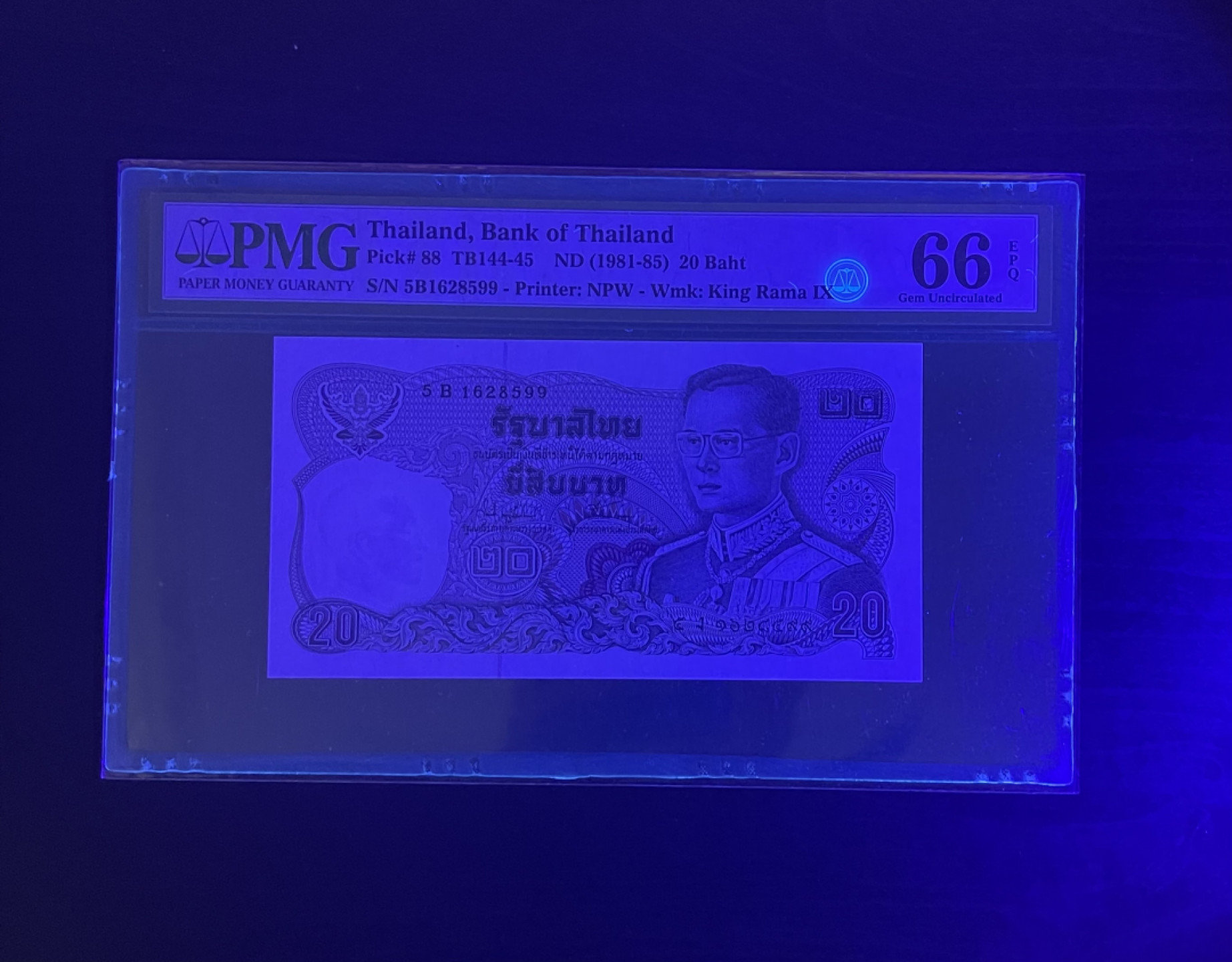 【丑猫1226】今晚7点整，全自动快拍。 戎装泰王普密蓬