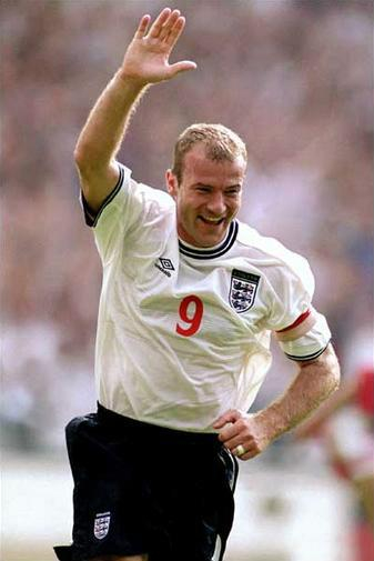 零元拍：英超第一射手阿兰·希勒（Alan Shearer）亲笔签名球衣 带官方认证证书
