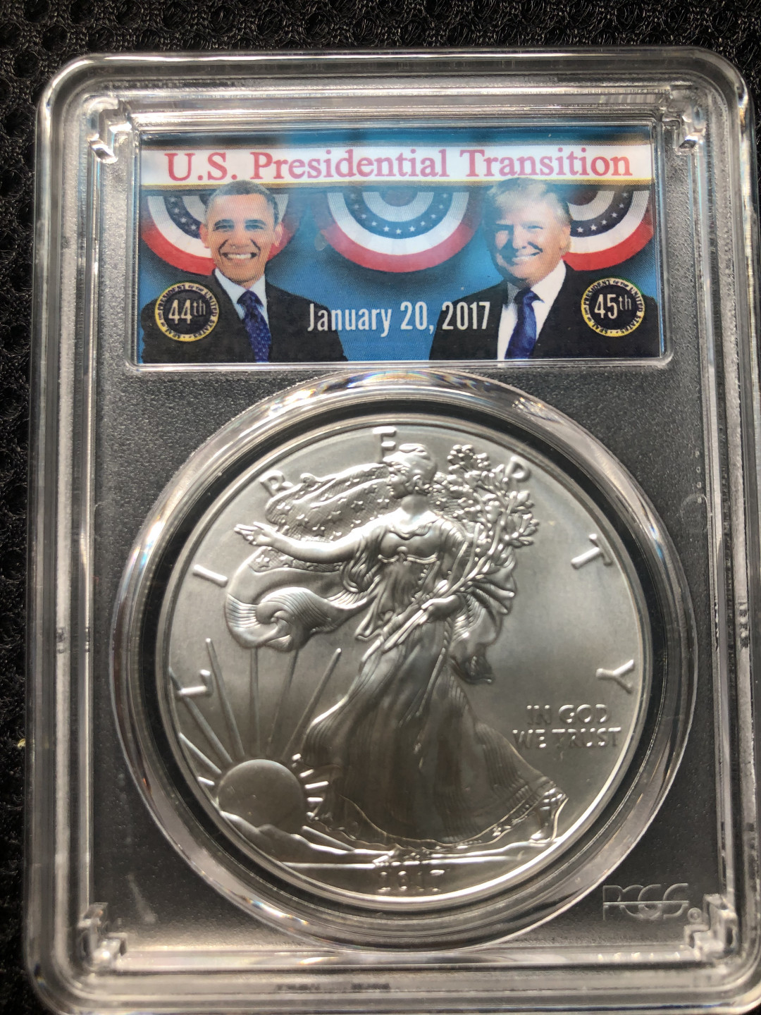 【保诚微拍】第4拍 世界钱币拍卖，88拍！ 【PCGS MS69 首期版 】【总统权力交接纪念版 少有 】美国 2017年 行走女神 鹰洋  1盎司 银币（31.1克 0.999银）