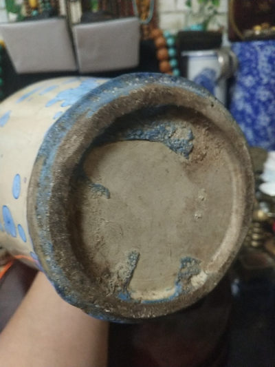 海弟收藏专场 民国大花瓶一个，有窑变，全品无磕碰，细节品相如图所示，一物一图中拍按图发货，保真包老假一赔十，售出非假不退不换。