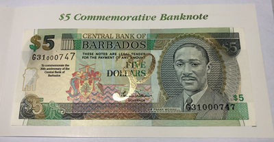 2025第25场（总第225期）：精品测试钞、纪念钞、塑料钞、连体钞综合场 - 百位小号747 巴巴多斯“央行成立30周年”5元纪念钞册装UNC（发行量仅1000枚）纪念钞是粘在册子上的