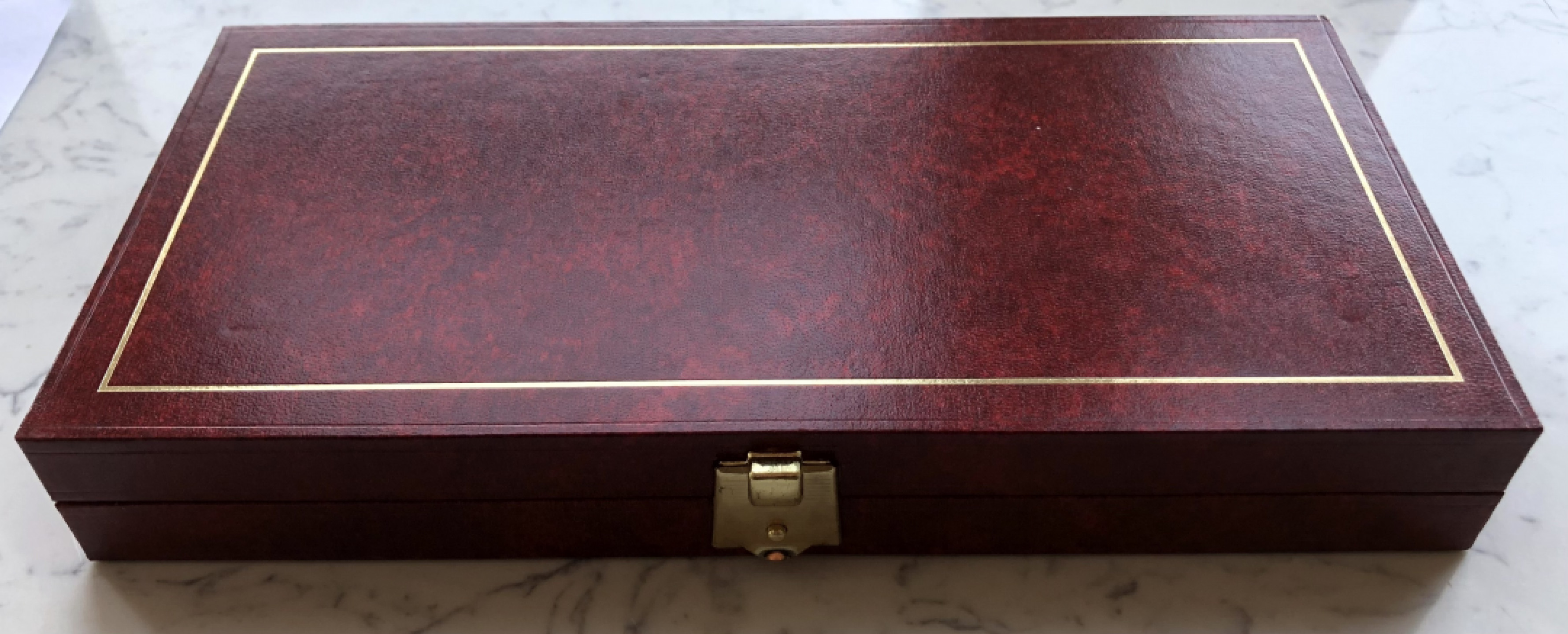 2025第25场（总第225期）：精品测试钞、纪念钞、塑料钞、连体钞综合场 千位小号HM70 001519 英国1996版“英女王诞辰70周年”10镑盒装纪念版UNC（含5镑纪念银币、发行量2000盒）