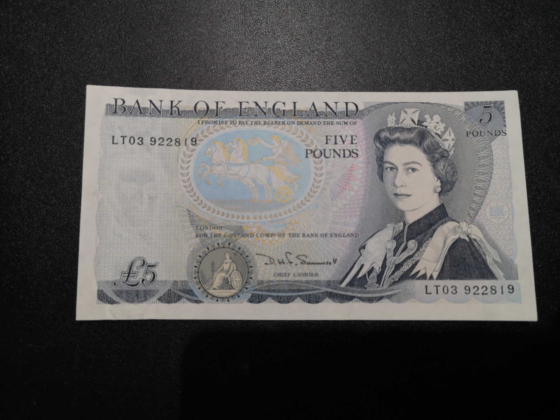 《外钞收藏家》第一百五十七期拍卖（本期62件）（连拍场） 英国D序列5镑 全新UNC 难得的无47