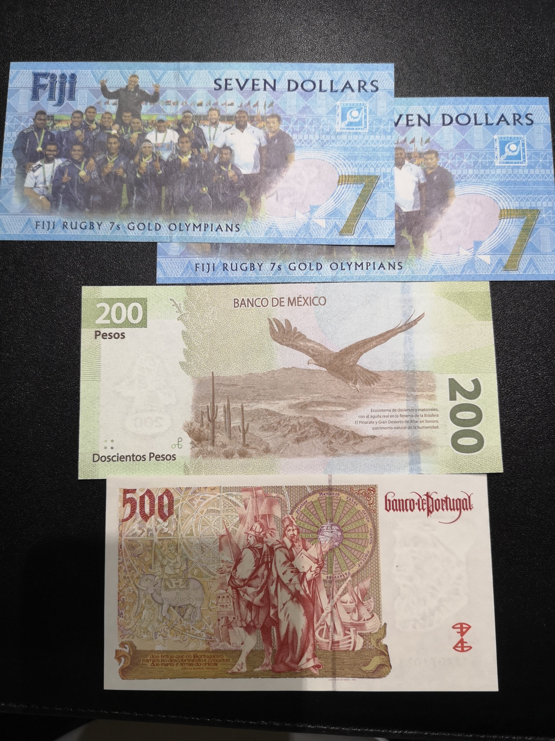 《外钞收藏家》第一百五十七期拍卖（本期62件）（连拍场） 葡萄牙500、墨西哥200、斐济两张 共4张 全新UNC
