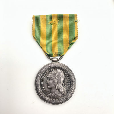 交易所12月18日群拍 - 法国远征东京奖章