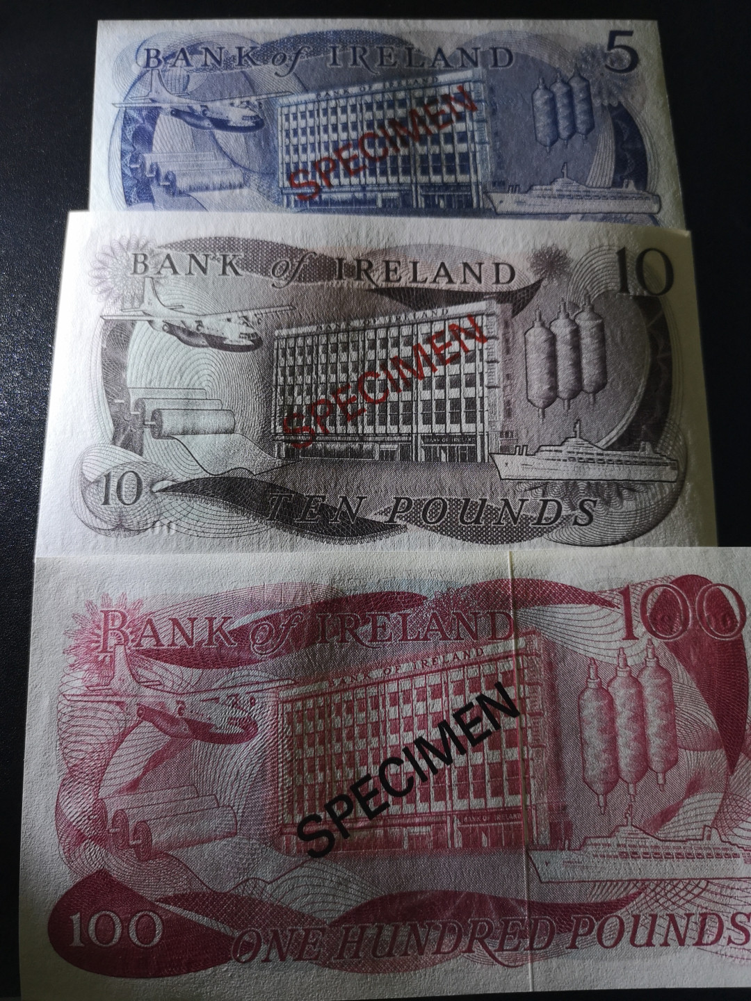 《外钞收藏家》第一百五十七期拍卖（本期62件）（连拍场） 限量版纸币样钞 爱尔兰2个套币 全新UNC 带封套