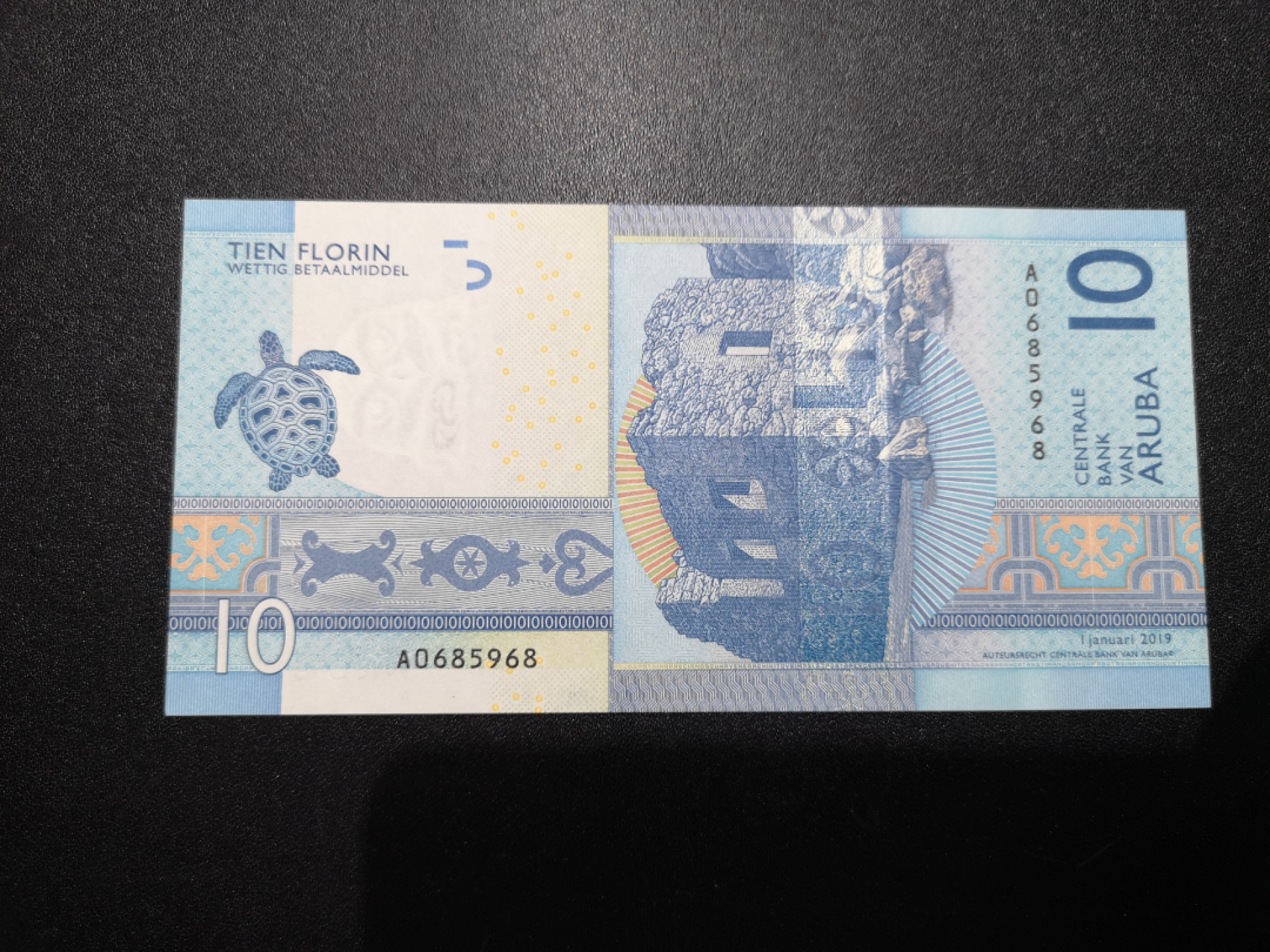 《外钞收藏家》第一百五十七期拍卖（本期62件）（连拍场） 阿鲁巴最新版10 冠无47尾8 全新UNC