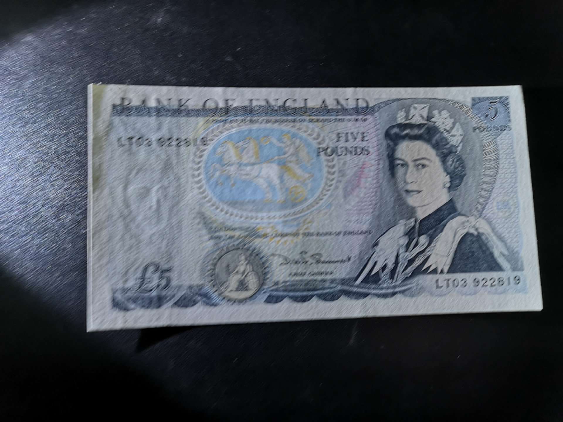 《外钞收藏家》第一百五十七期拍卖（本期62件）（连拍场） 英国D序列5镑 全新UNC 难得的无47