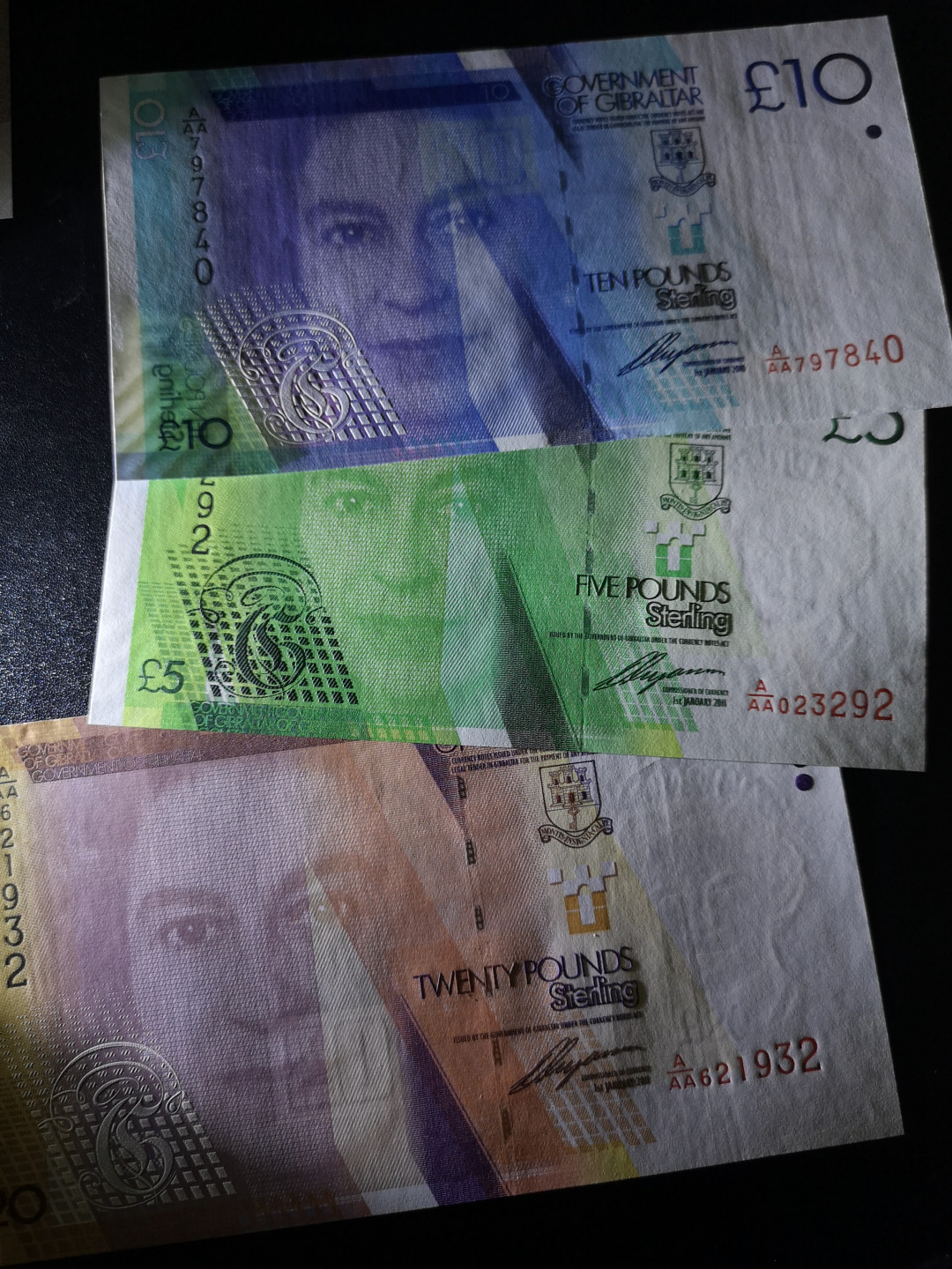 《外钞收藏家》第一百五十七期拍卖（本期62件）（连拍场） 直布罗陀5、10、20镑 三张小套 AAA首发冠 全新UNC