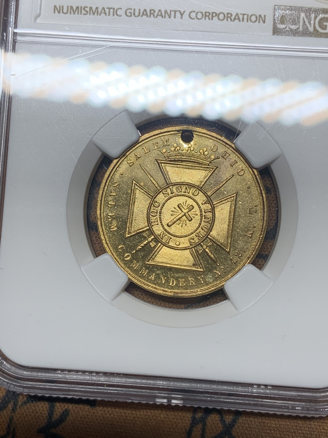 《竞宝斋》钱币微拍-第23场（全场顺丰包邮） ngc-ms64dpl 1889年美国镀金奖章 纪念圣殿骑士团华盛顿朝圣之旅 高分双面小镜子 ngc给章dpl非常不容易 圣殿骑士团的历史可追溯到1119年 十字军东征时期 数据库唯一评级 极稀历史文物章 6101685-004