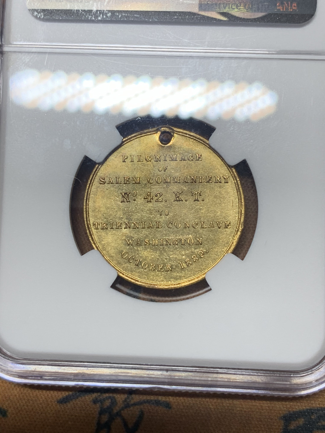 《竞宝斋》钱币微拍-第23场（全场顺丰包邮） ngc-ms64dpl 1889年美国镀金奖章 纪念圣殿骑士团华盛顿朝圣之旅 高分双面小镜子 ngc给章dpl非常不容易 圣殿骑士团的历史可追溯到1119年 十字军东征时期 数据库唯一评级 极稀历史文物章 6101685-004