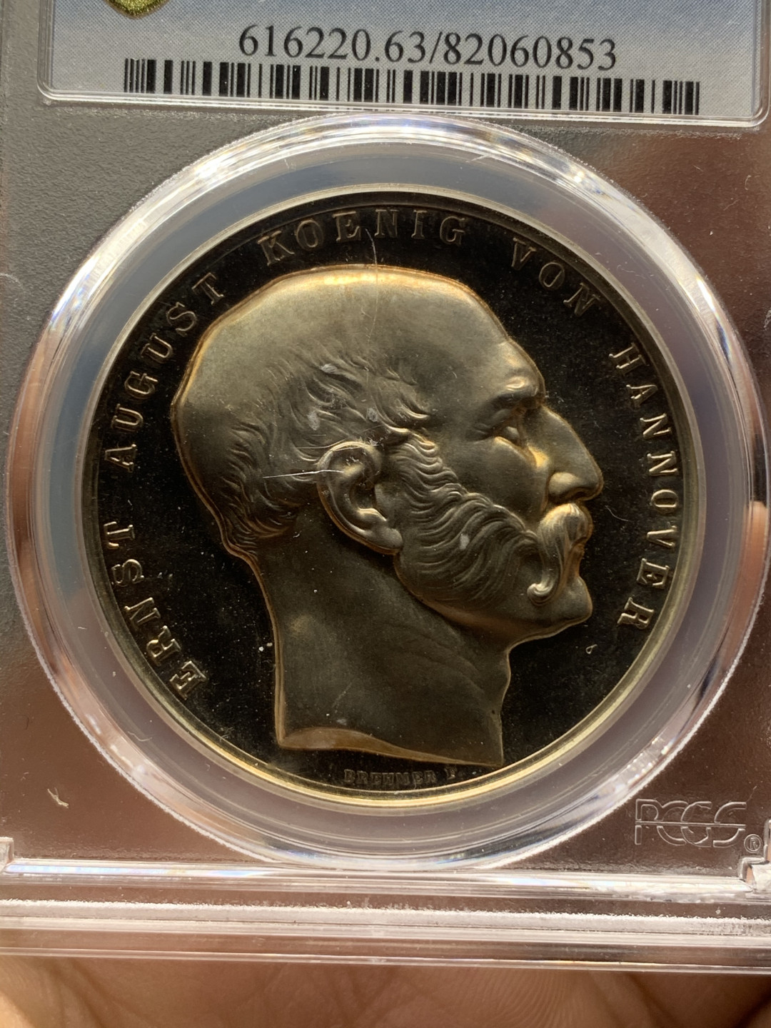 《竞宝斋》钱币微拍-第23场（全场顺丰包邮） pcgs-sp63 1861年汉诺威国王银样章 超强镜面底板 超高浮雕 玫瑰金彩 人物和骏马栩栩如生 细节极佳 奥古斯特一世是维多利亚女王的叔叔 既是德国人也是英国人 非常厚实的一枚银样章 盒子支撑角有损 还有一划