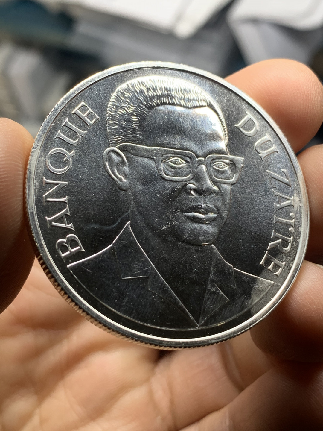 《竞宝斋》钱币微拍-第23场（全场顺丰包邮） 扎伊尔 1975年 925大银币一对 珍稀动物 黑猩猩和霍加皮 28.28克+35克=63.28克