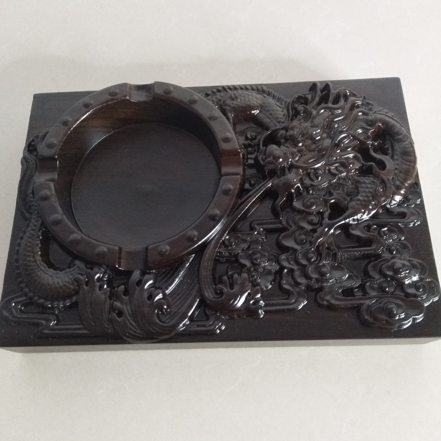 雕龙烟灰缸