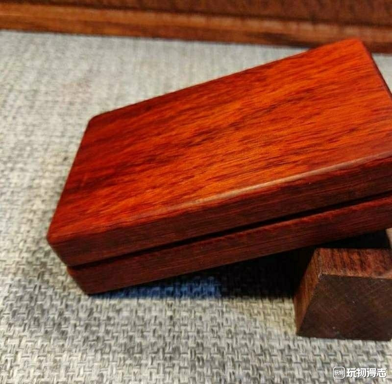 紫檀木烟盒