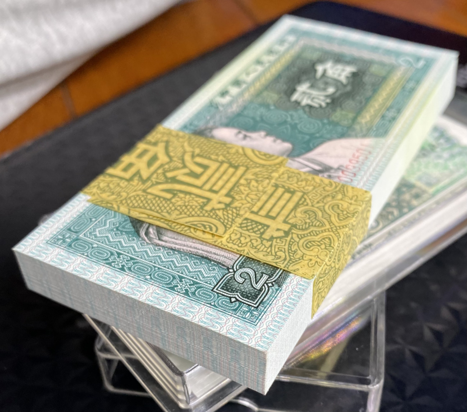 大黄蜂拍卖第40期 8002精制币PD20099501百连，超强荧光