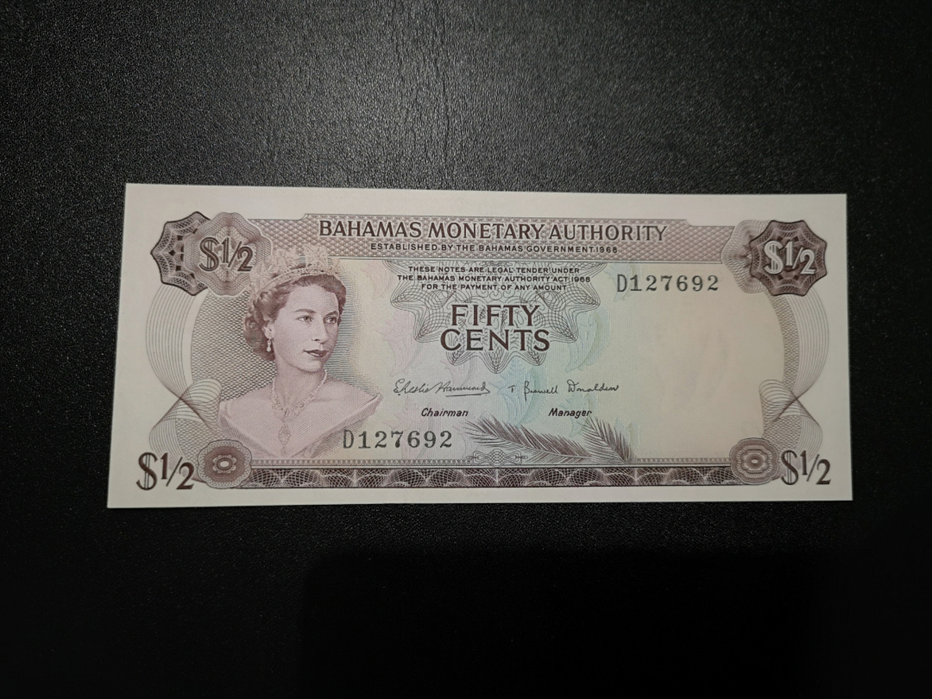 《外钞收藏家》第一百五十八期拍卖（本期111件） 1968年巴哈马1/2刀 全新UNC