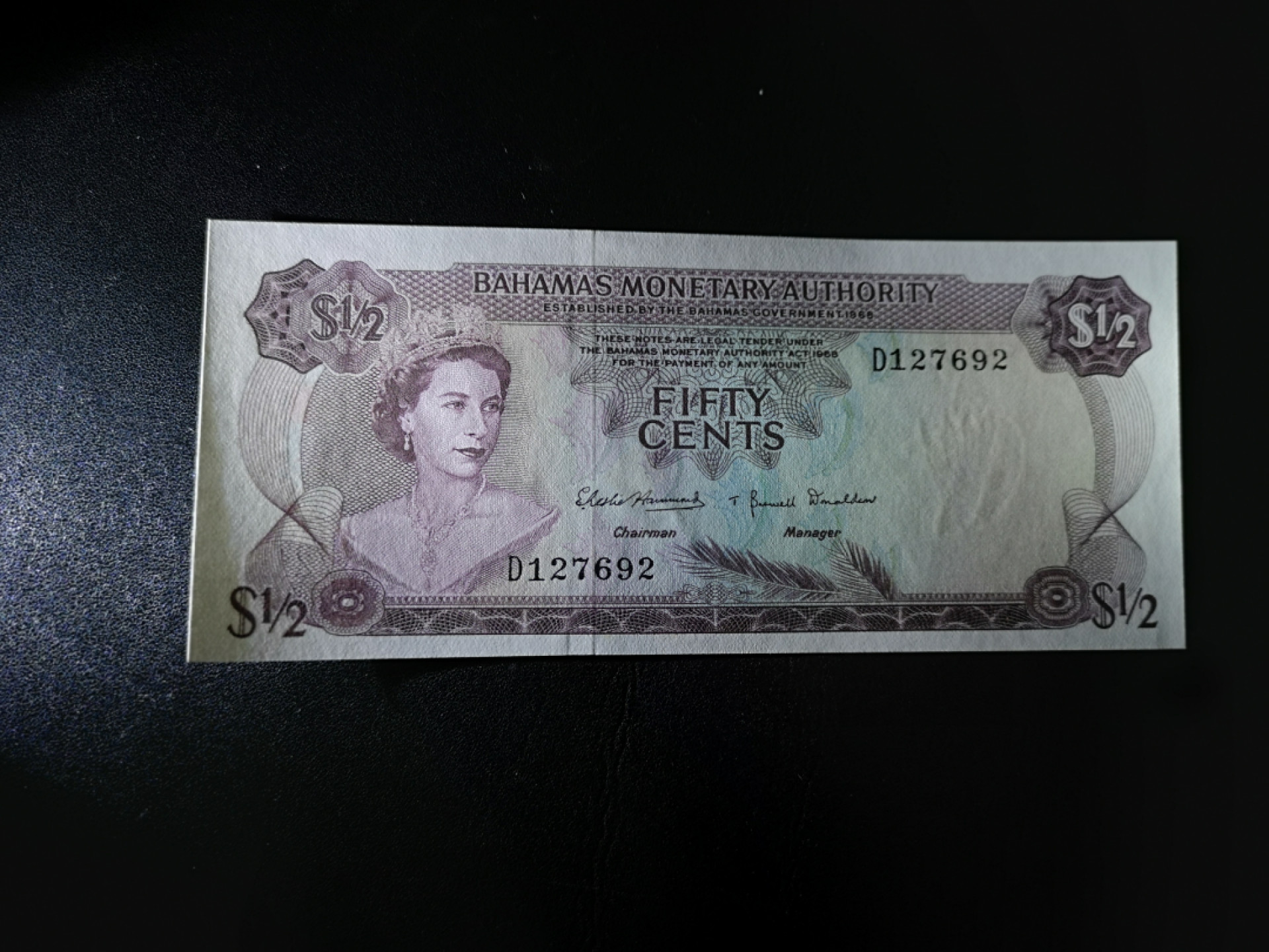 《外钞收藏家》第一百五十八期拍卖（本期111件） 1968年巴哈马1/2刀 全新UNC