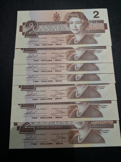 《外钞收藏家》第一百五十八期拍卖（本期111件） - 加拿大鸟版2元 连号7张 全新UNC 连号评级66