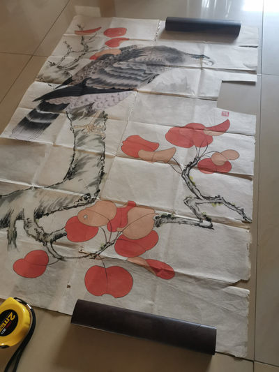 手绘鹰鸟字画国画条幅软片款被挖了