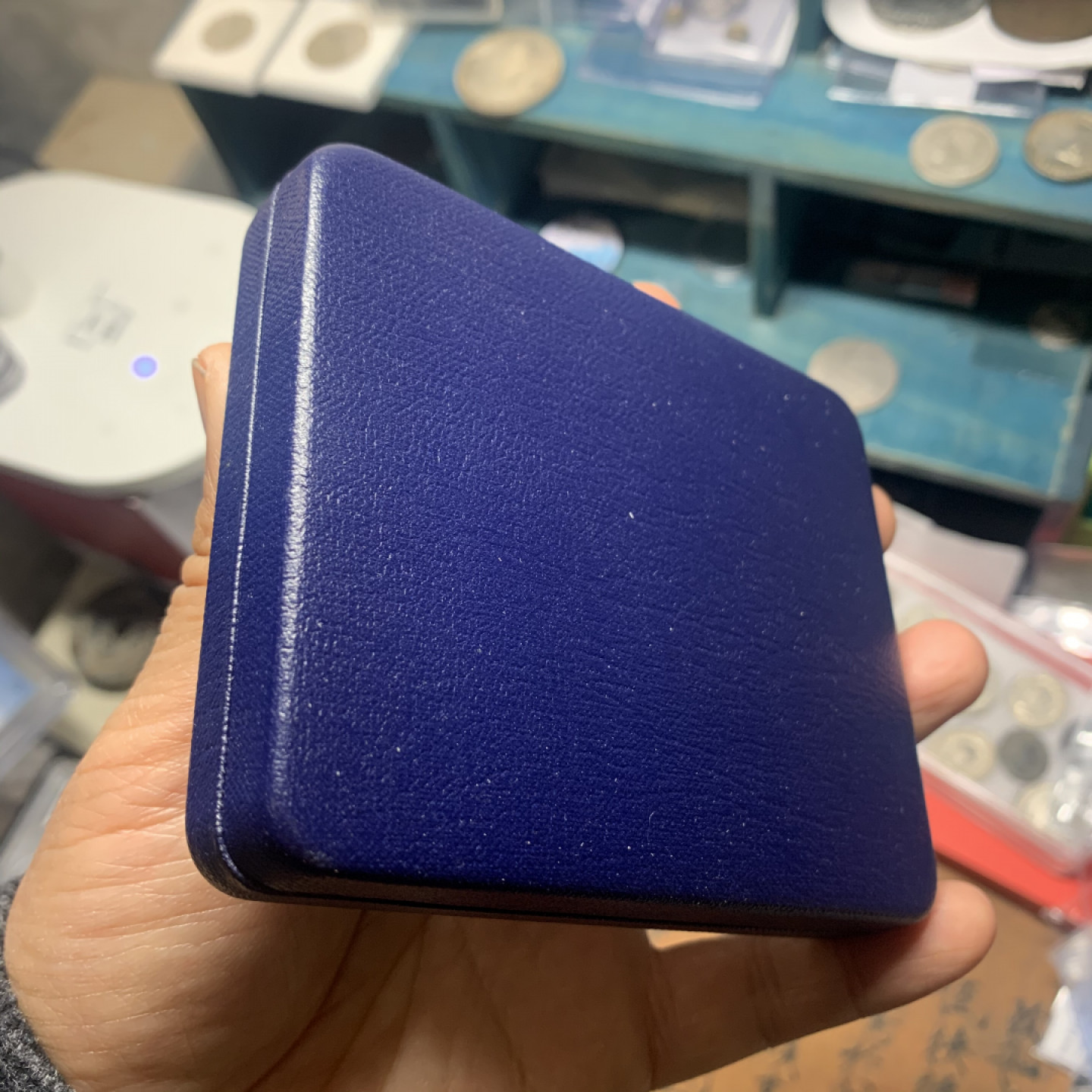 《竞宝斋》钱币微拍-第24场-本周日，周一2场连拍（全场顺丰包邮） 英国滑铁卢战役175年纪念铜章  名誉品种 知名设计 完美品 原盒带证书 130.2克 63.5mm直径 超大规格