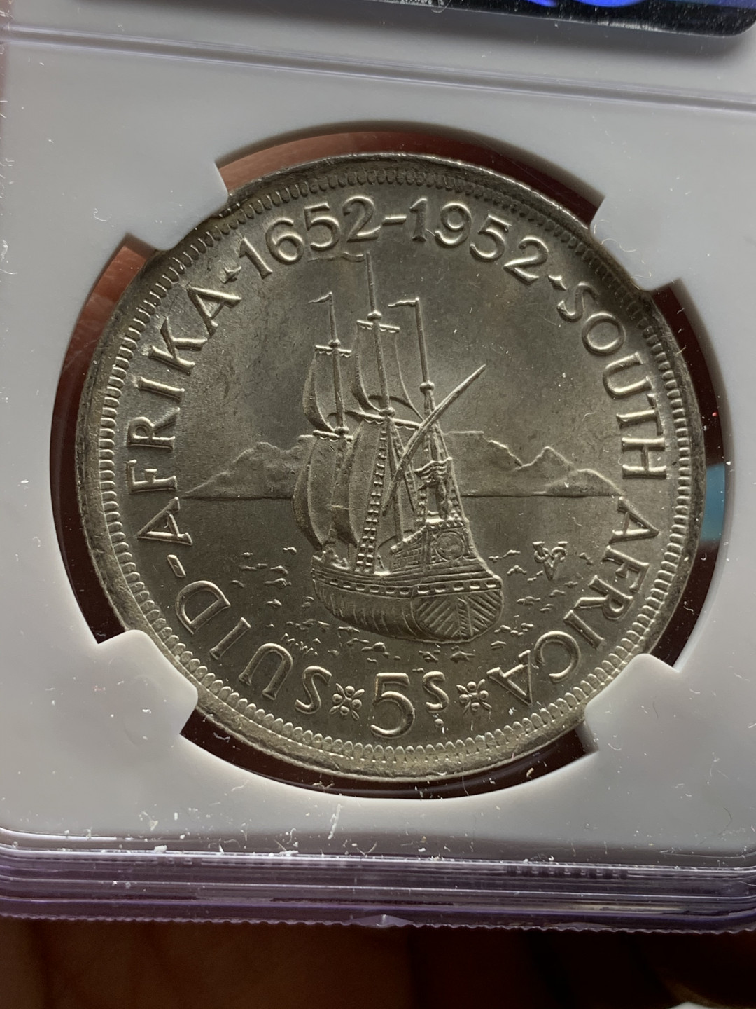 《竞宝斋》钱币微拍-第24场-本周日，周一2场连拍（全场顺丰包邮） NGC-MS62 南非 1952年开普敦建城纪念 5先令 小鹿大银币 原光好品