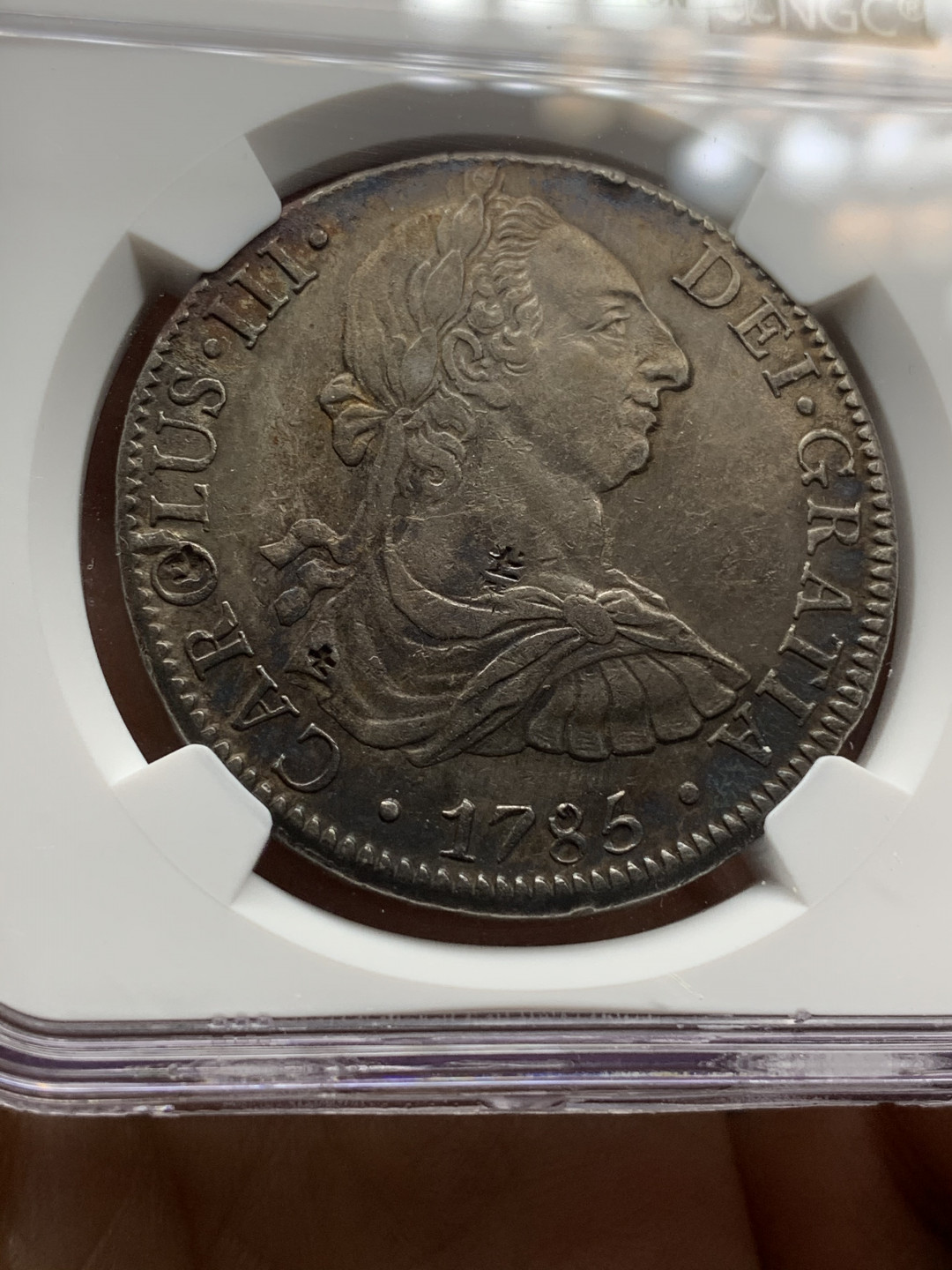 《竞宝斋》钱币微拍-第24场-本周日，周一2场连拍（全场顺丰包邮） NGC AU评级 1785年 墨西哥  卡三 8R 双柱大银币 正反深打 原味包浆