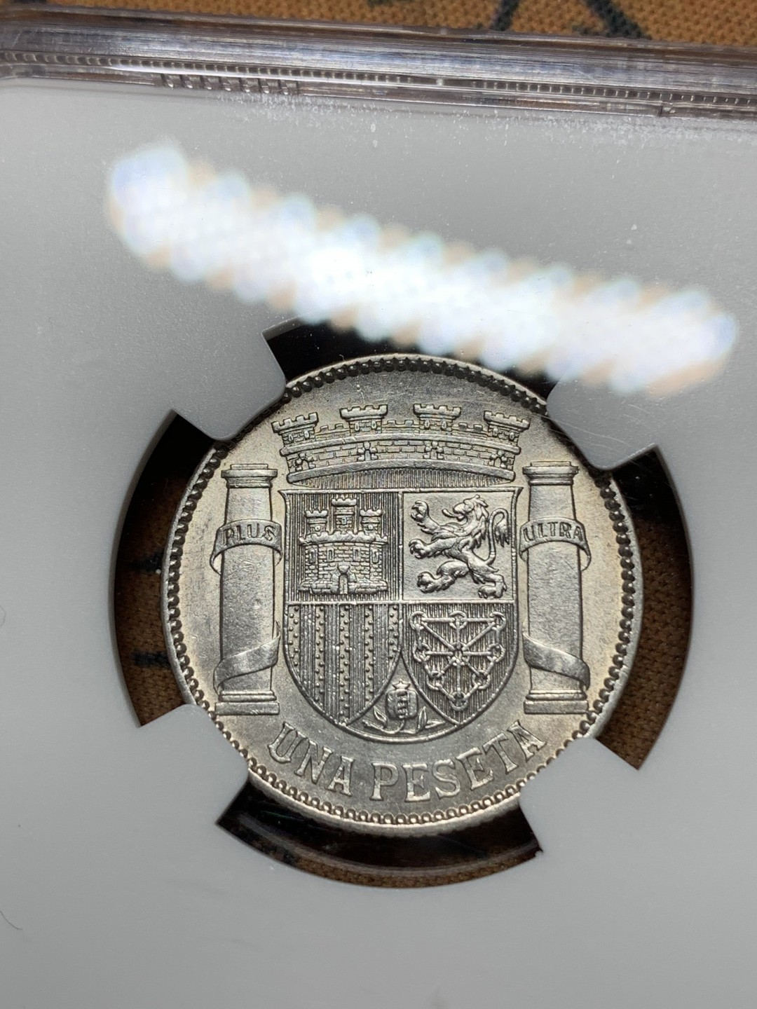 《竞宝斋》钱币微拍-第24场-本周日，周一2场连拍（全场顺丰包邮） NGC MS61 1933（34）版 西班牙 内战版 1比塞塔银币 只能说评级好严