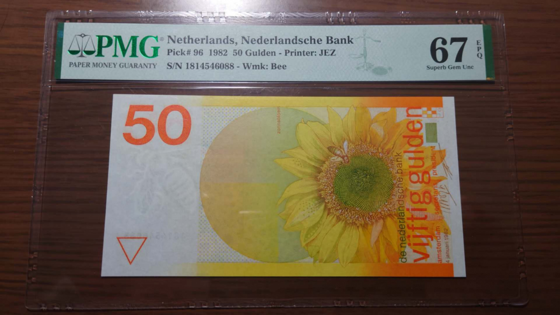 今晚八点半【囧羊收藏】精选微拍第43期暨2021年第三十四期 世界纸币精选 【一口价售出，请勿出价】1982年荷兰50盾 向日葵 PMG67E 尾88 