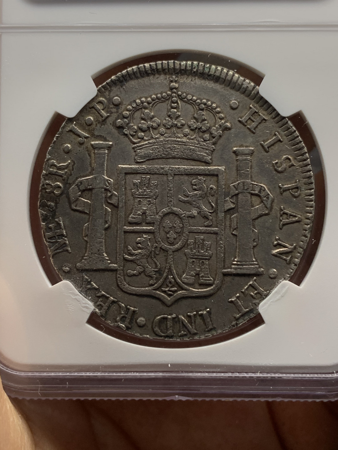 《竞宝斋》钱币微拍-第24场-本周日，周一2场连拍（全场顺丰包邮） NGC-XF45  1819 西属秘鲁利马 费迪南七世  稀少厂  8里亚尔  酱彩 是非难得 低评