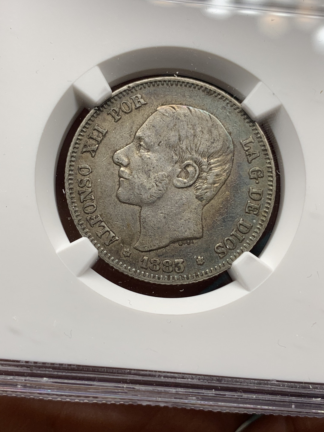 《竞宝斋》钱币微拍-第24场-本周日，周一2场连拍（全场顺丰包邮） NGC-XF40 西班牙 1883 阿方索十二世 2比塞塔 双柱银币 原味品 小豪子出分不易