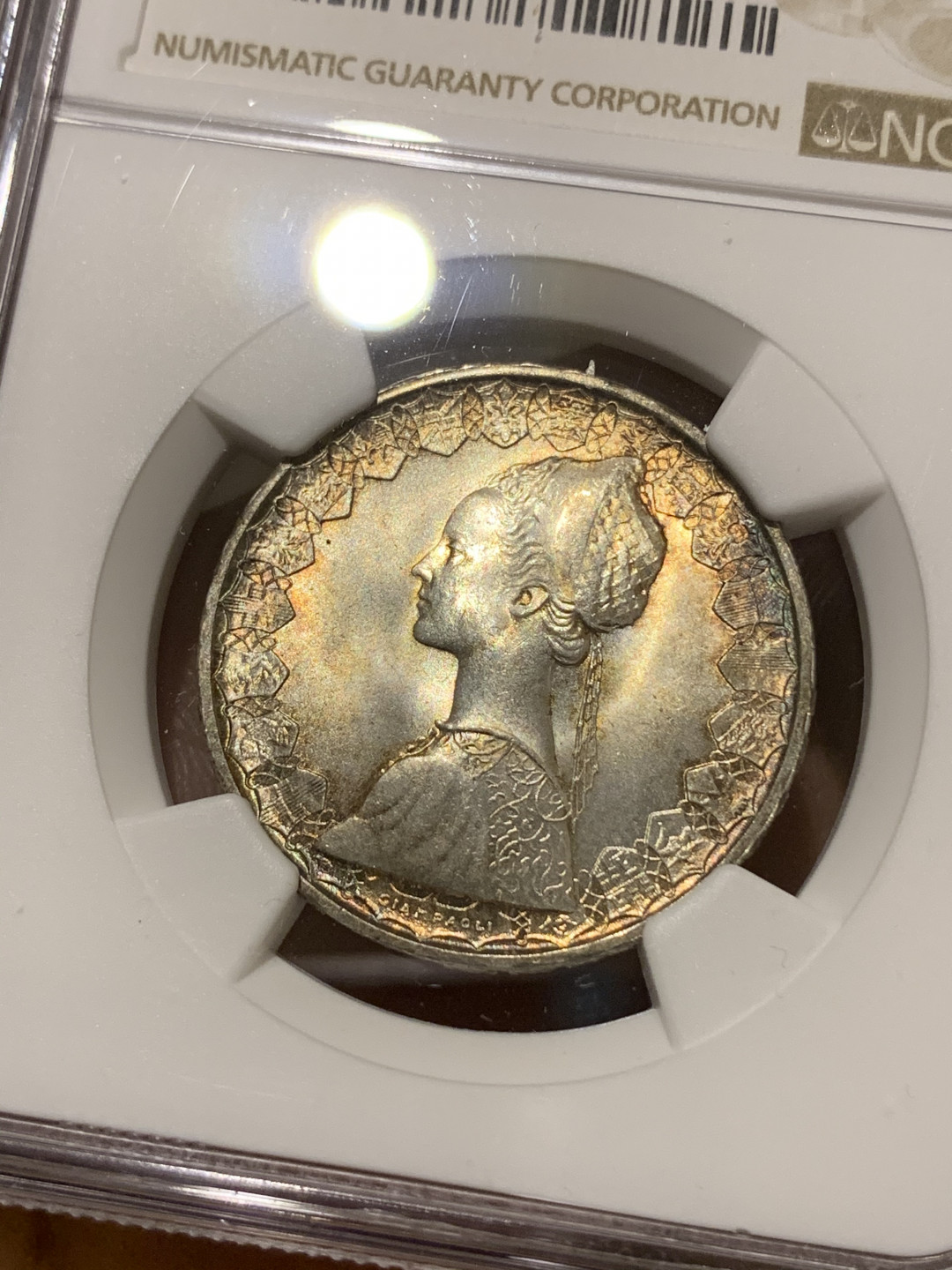 《竞宝斋》钱币微拍-第24场-本周日，周一2场连拍（全场顺丰包邮） NGC-MS65 五彩高分  意大利 1966年 500里拉 帆船女神 银币