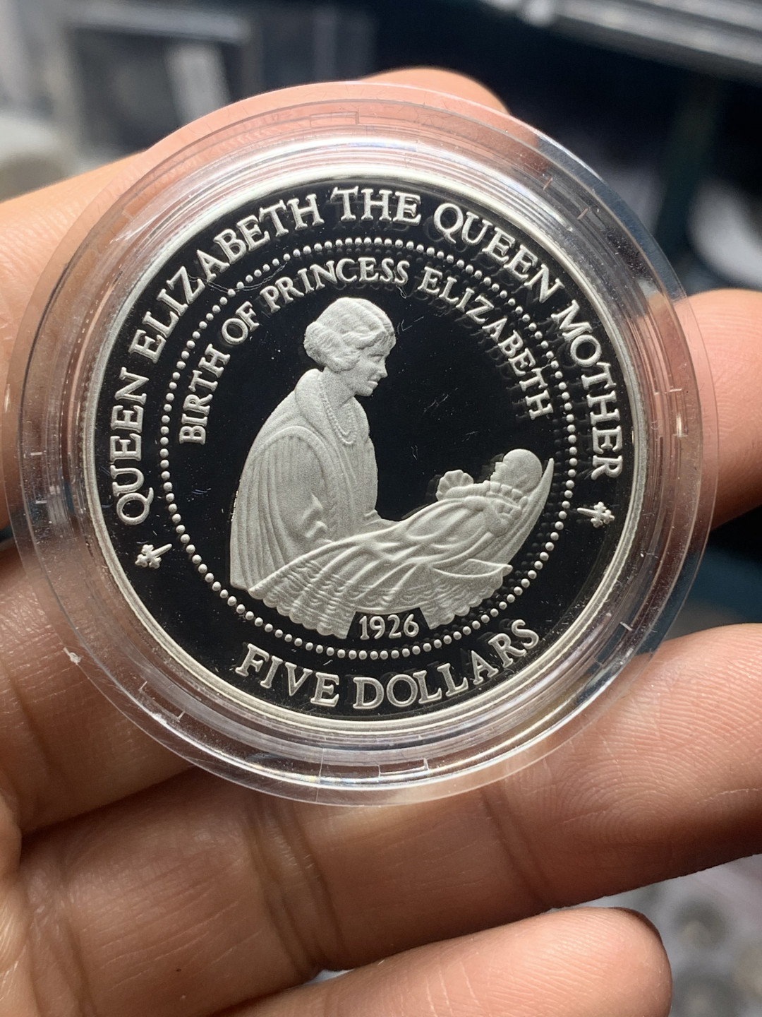 《竞宝斋》钱币微拍-第24场-本周日，周一2场连拍（全场顺丰包邮） 原盒证书 新西兰1994年 5元伊丽莎白和母亲 大银币